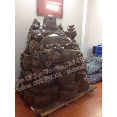 Tượng ông đi lạc bằng gỗ nu nghiến